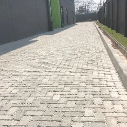 Piso Intertravado Permeável com Juntas Alargadas